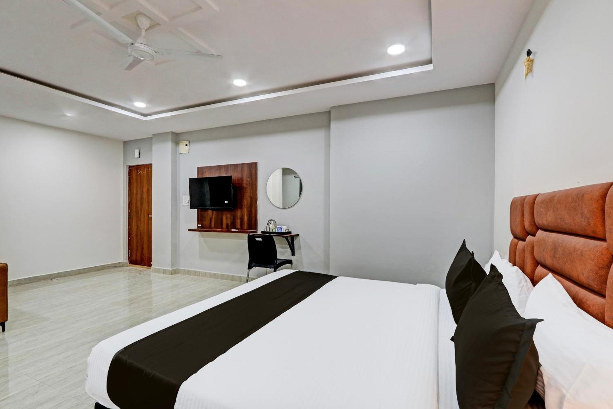 Super Hotel O Lavish Tranquil 하이데라바드 외부 사진