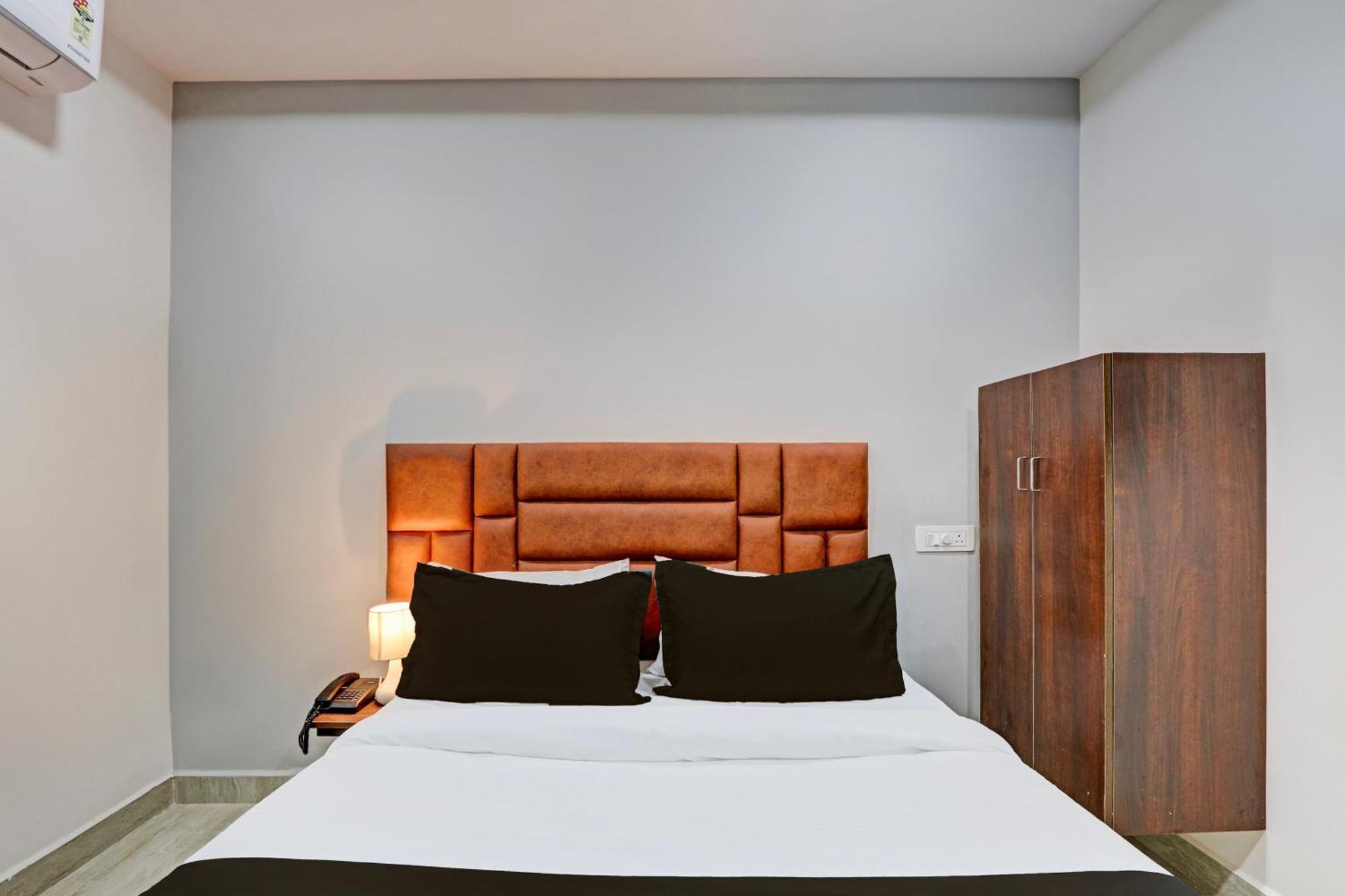 Super Hotel O Lavish Tranquil 하이데라바드 외부 사진