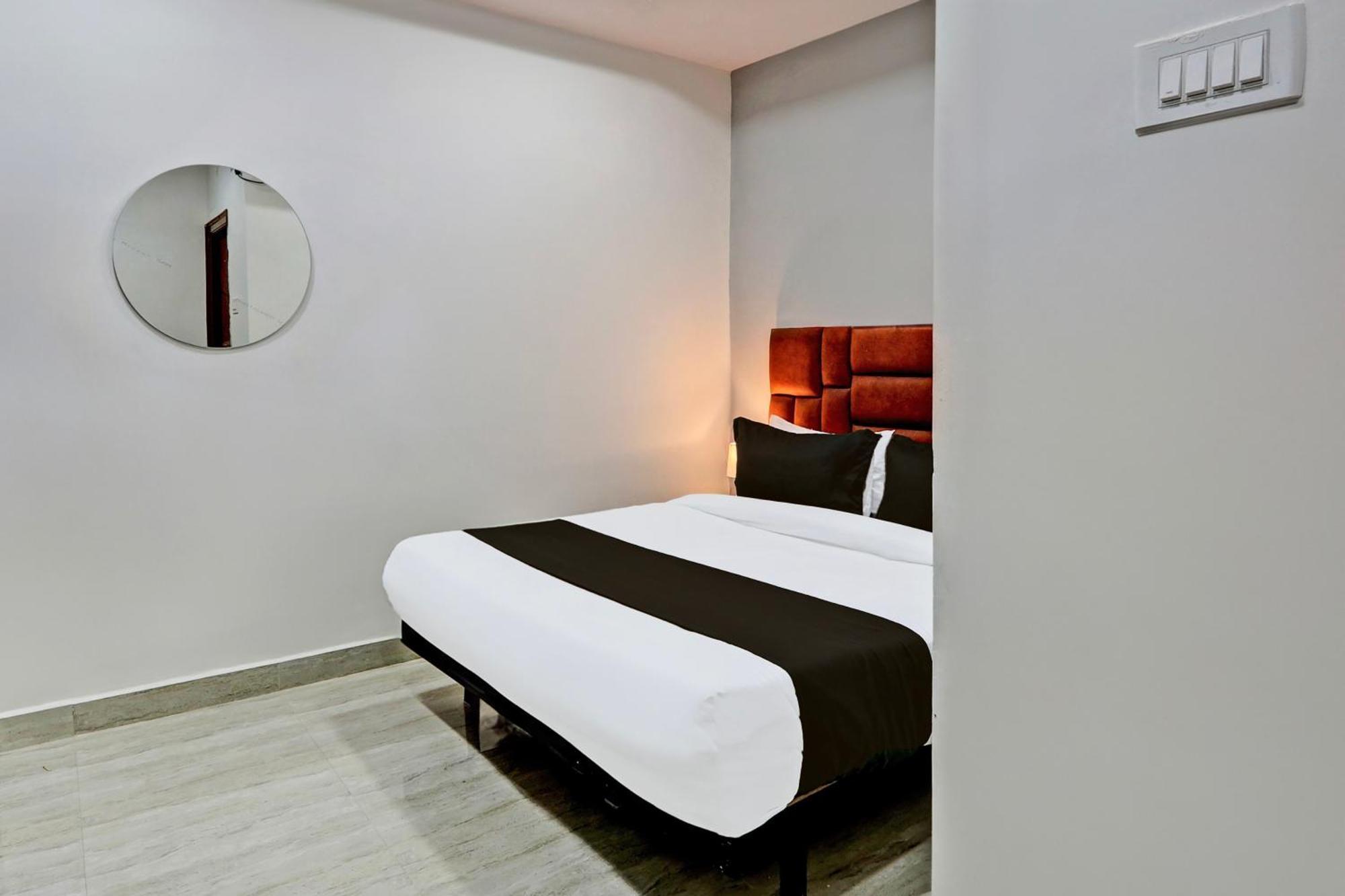 Super Hotel O Lavish Tranquil 하이데라바드 외부 사진