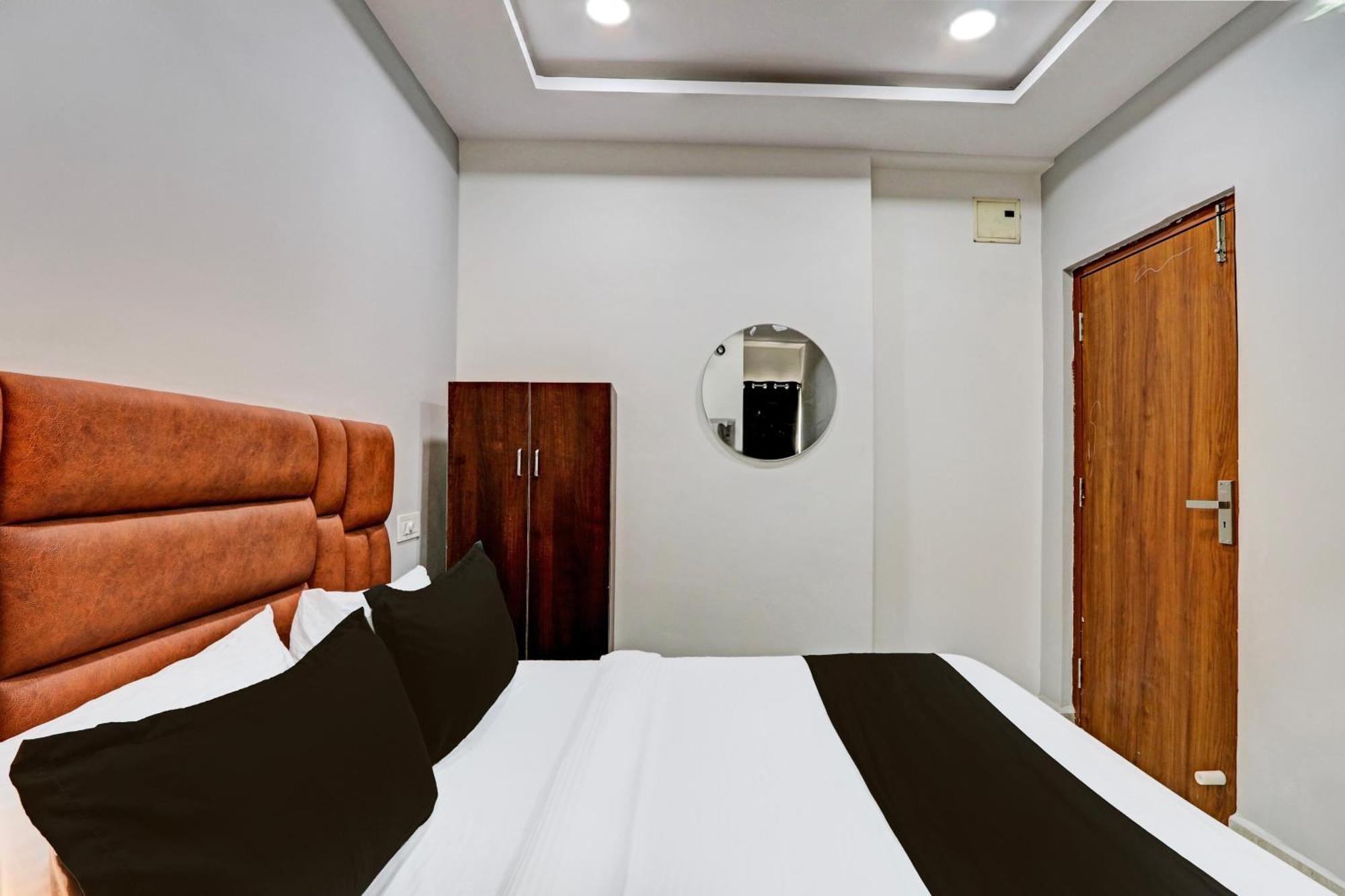 Super Hotel O Lavish Tranquil 하이데라바드 외부 사진
