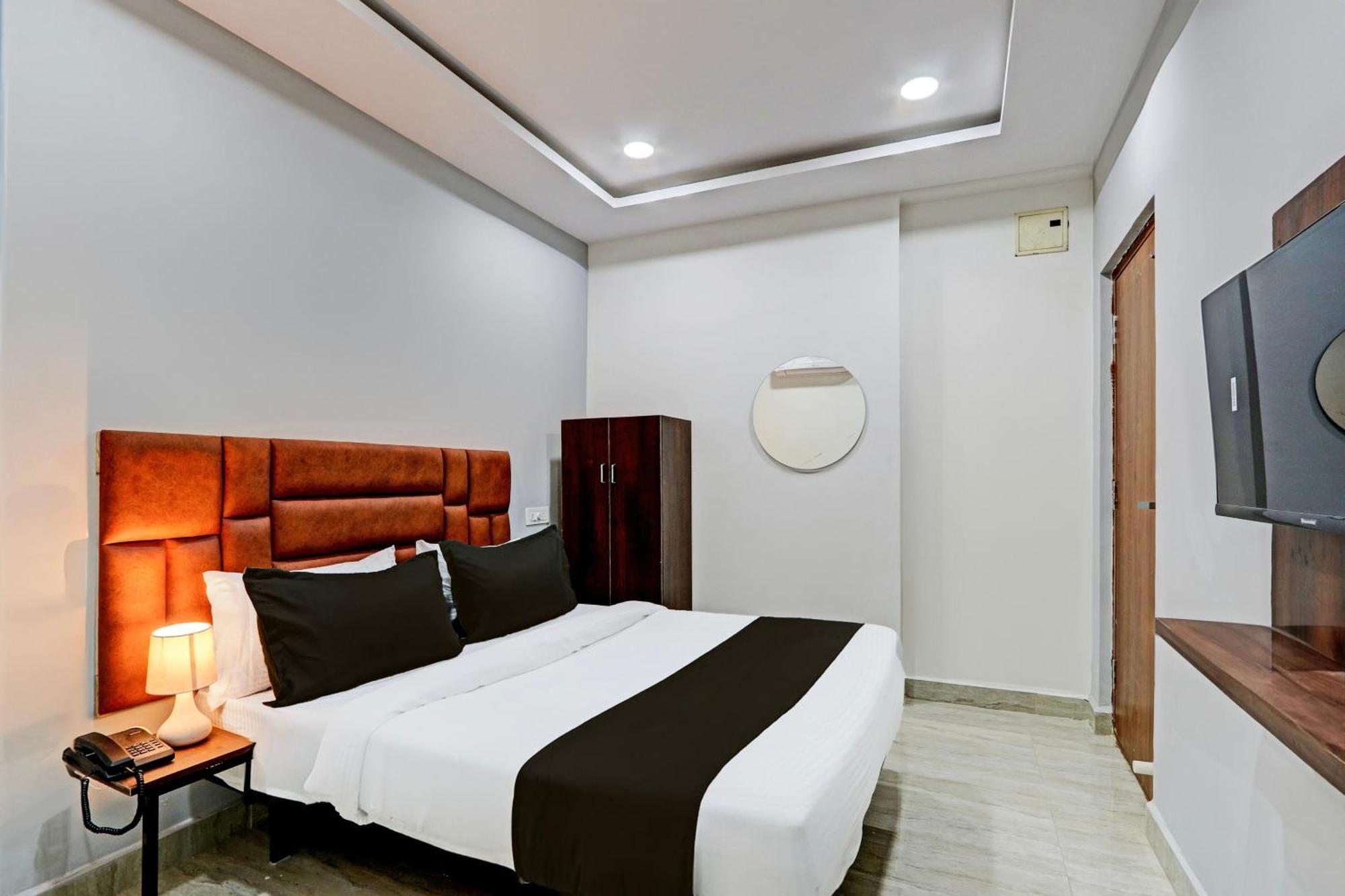 Super Hotel O Lavish Tranquil 하이데라바드 외부 사진